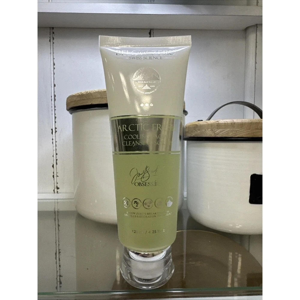 Below Zero Swiss Science Artic Fresh Cooling Cleansing Scrub 4.25 Fl Oz 125ml